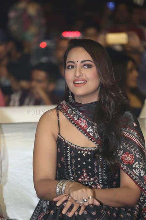 Actress Sonakshi Sinha At Dabangg 3 Pre Release Event Pictures 01 109655 Kollywood Zone