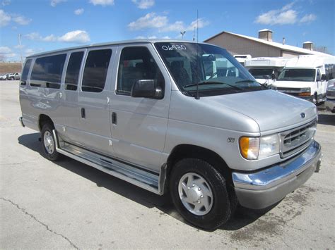 2001 Van Ford 14 Passenger Van