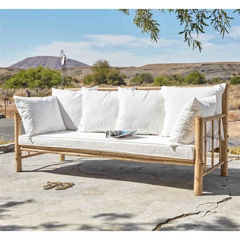 Can be used to raise beds or chairs for easier access or for improved storage underneath furniture. 3 seater bamboo garden bench seat Robinson | Maisons du Monde