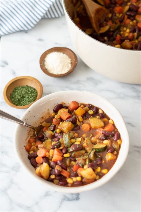 Easy Vegetarian Chili 4 With Two Spoons