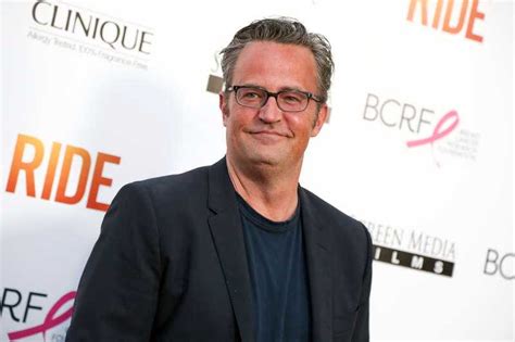 Is he married or dating a new girlfriend? Matthew Perry och Ben Affleck matchade med unga tjejer i ...