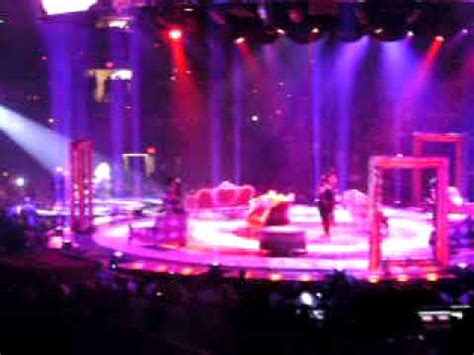 Britney Spears Freakshow Get Naked Circus Tour Nyc Msg Youtube
