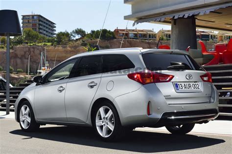 Toyota Auris Touring Sports 2013 Pictures 9 Of 25 Cars