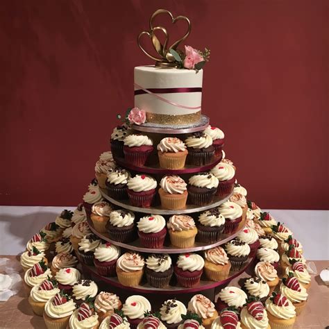 Messages of congratulations on a marriage used in wedding cards should be short and sweet. Cupcake Wedding Cakes