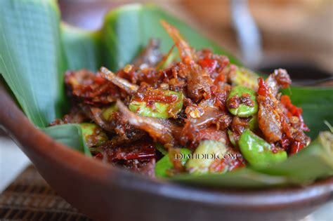 10 papan pete mentah segar, dikupas. Diah Didi's Kitchen: Sambal Terasi Pete Dan Teri