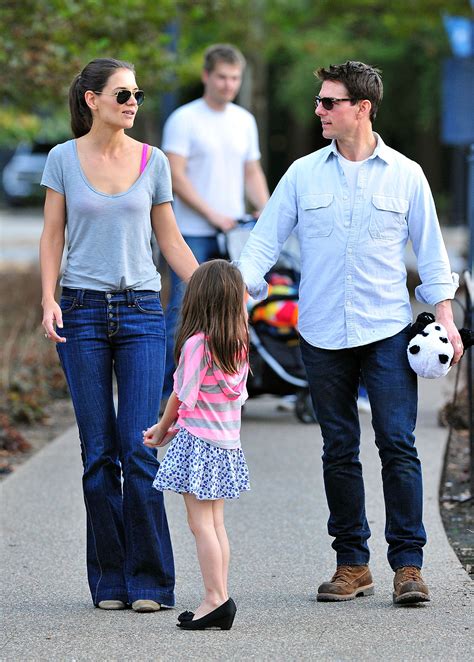 Katie Holmes Suri And Tom Cruise At Schenley Plaza In Pittsburgh