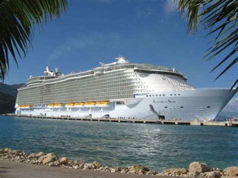 Propulsion Problems Hit World S Largest Cruise Ship