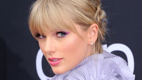 Taylor Swifts Stunning Net Worth Revealed