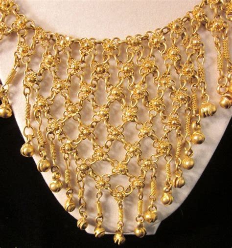 Gorgeous Vintage Gold Tone Dangle Bib Necklace Chain Mail Necklace