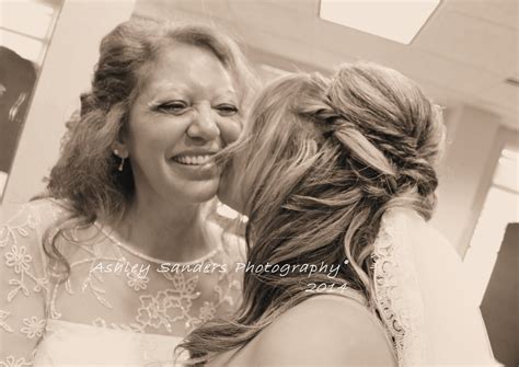 Bride Kissing Mom Hair Styles Bride Beauty