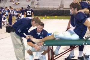 Sports medicine professionals treat amateur athletes, those who want better results from their exercise program, people who have suffered injuries and are trying to regain full function and those with disabilities who are trying to increase mobility and capability. What Degree is Needed For a Career in Sports Medicine ...