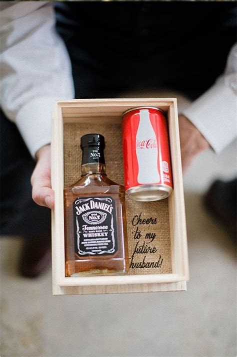 Gift ideas for husband on wedding day. A simple gift to your groom on your wedding day! Maybe ...