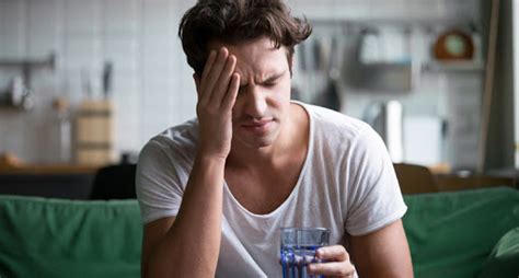 5 Natural Ways To Cope With A Hangover