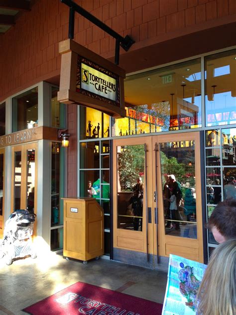 A Review of Breakfast at Storyteller's Cafe at Disneyland - Tips from