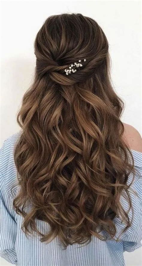 90 Pretty Prom Hairstyle Ideas For Curly Long Hair ~ Inspira