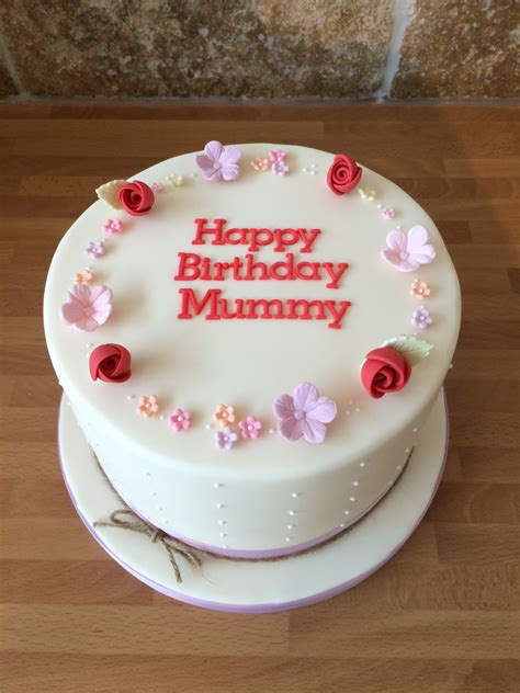 Make the most influential woman in your life smile, show her that she holds a special place in your heart, and make her eyes sparkle with delight. 4. Celebration Cakes - Rosie Shaw Cake Company, Bristol