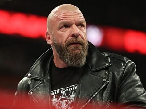Triple H Botches Wwe Raw Diva Return In Photo