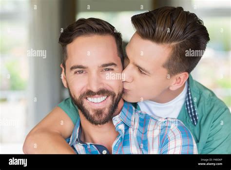 Gay Men Kissing Each Other Immagini E Fotografie Stock Ad Alta Risoluzione Alamy