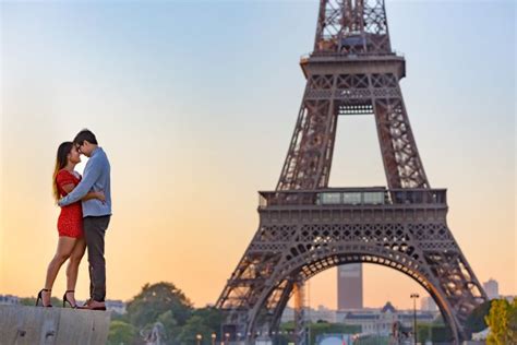 Couple Photoshoot At The Eiffel Tower The Parisian Photographers