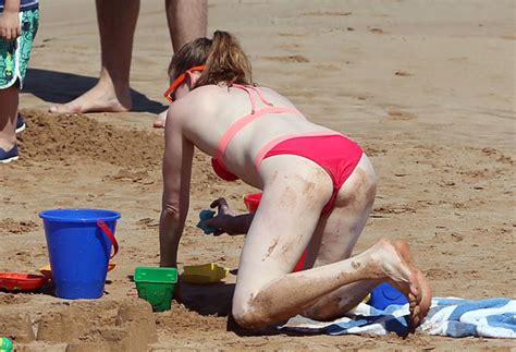 Wet And Wild The Catch Star Mireille Enos Gets Down