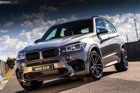 The bmw x5m was finally unveiled at the 2009 new york auto show, as an addition to the old bmw x5. 2015 BMW X5 M - New Photos