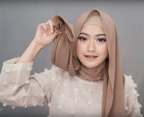 Cara Memakai Hijab Pashmina Simple Style 2 1 Lara Hijab