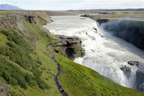 Iceland's most visited region, with plenty of waterfalls, black sand beaches and glaciers. De 15 x mooiste watervallen van IJsland? Waar kan je ze vinden?