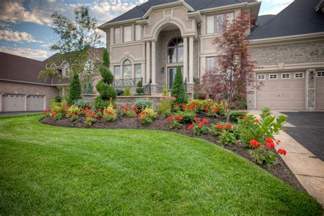 On a residential block of land, a front yard (united states, canada, australia) or front garden (united kingdom, europe) is the portion of land between the street and the front of the house. Beautiful Front Yard Landscaping Ideas - Top Dreamer