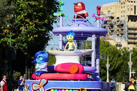 Socal Attractions 360 Disney Pixars Inside Out Parade Float Debuts