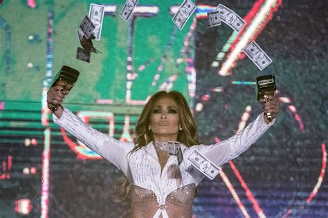 Sizzling Photos Of Jennifer Lopez Rocking The Stage On Her It S My