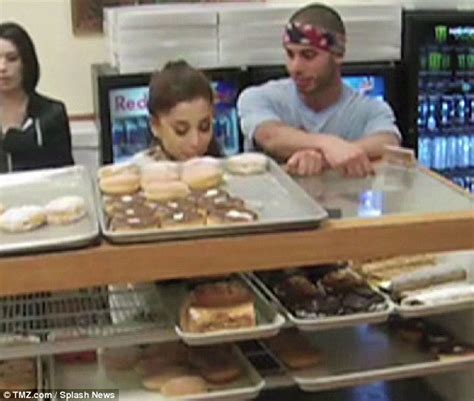 Welcome To Courage Osagiede Blog Ariana Grande Caught Licking Dough Nuts Meant For Customers