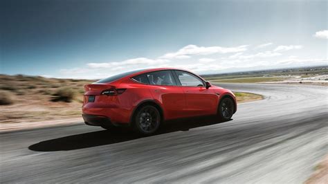 Tesla Model Y Standard Range Specs Price Photos Offers And Incentives