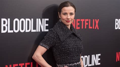 Linda Cardellini Geeks Out Over Bloodline