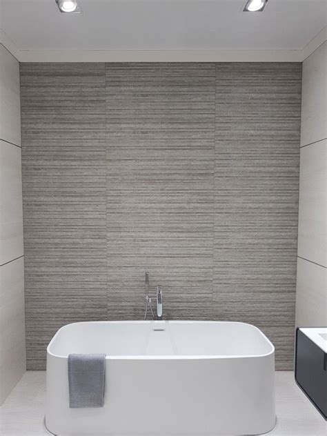 Porcelanosa Laja Natural Tiles Lounge Square Bath In 2023 Modern