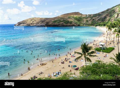 Hawaiian Beach With Crowd Hanauma Bay State Park Oahu Hawaii Stock