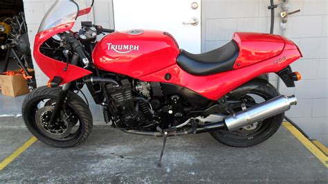 The original handbook/wiring diagram and tool kit are included in the sale. TRIUMPH Daytona 1200, very tidy, incl. lower fairings ...