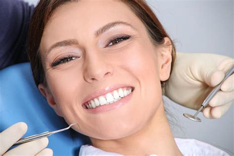 5 Key Reasons We Recommend Dental Implants For Replacing Missing Teeth