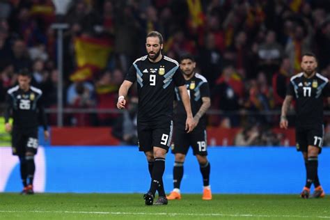 Desde 1893, su organización está a cargo de la asociación del fútbol argentino (afa), perteneciente a la confederación sudamericana de fútbol (conmebol). Pésimo partido de la Selección Argentina ante España - El ...