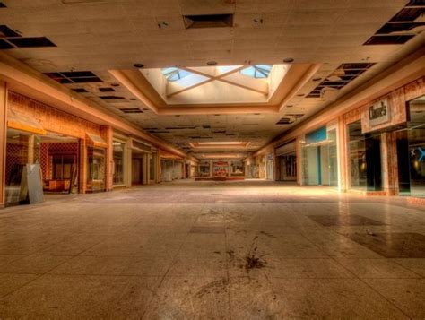 Abandoned Malls In The Usa 66 Pics