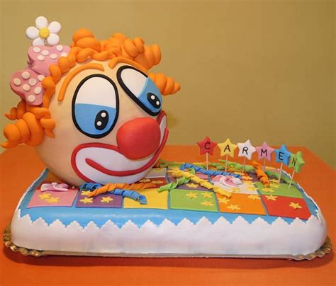 Clown Cake And Cupcakes Decorated Cake By Nancy La Rosa Cakesdecor