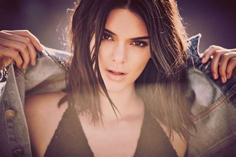 Kendall Jenner Women Model Brunette Shoulder Length Hair X