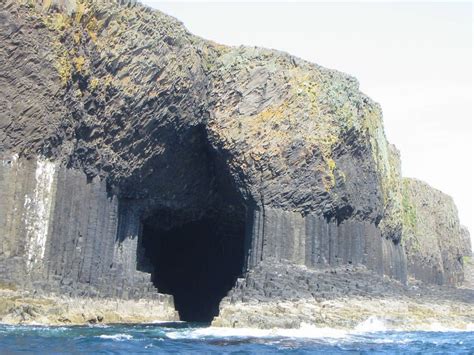 Fingals Cave A Giant Natural Sea Cathedral Fingals Cave Cave Of