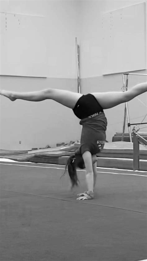 Pin By Laini On Pins By You Handstand Gymnastics Splits