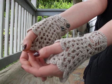 Fingerless gloves crochet pattern (i.ytimg.com). Crochet Neo Victorian Style Fingerless Lace Gloves ...