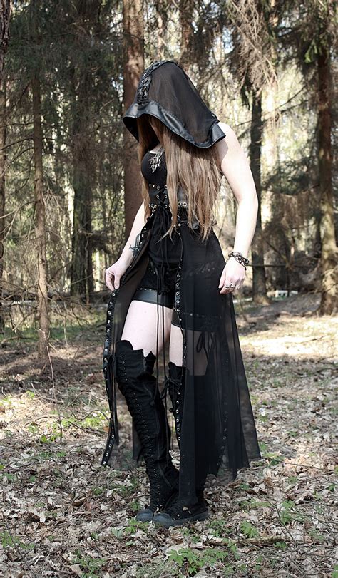 Pin By Zoe Hughes On Fashion Clothes Gothic Outfits Gothic Fashion