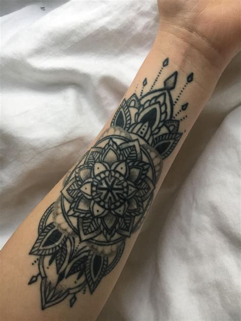 While it's usually possible to cover scars with a tattoo, it depends a lot on the size and the placement of the scar itself. Pin on Tattoos.