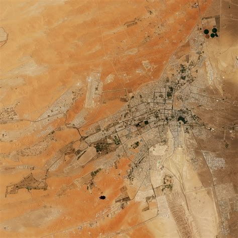 Al Aïn Satellite Une Oasis Urbaine Dans Le Désert Map