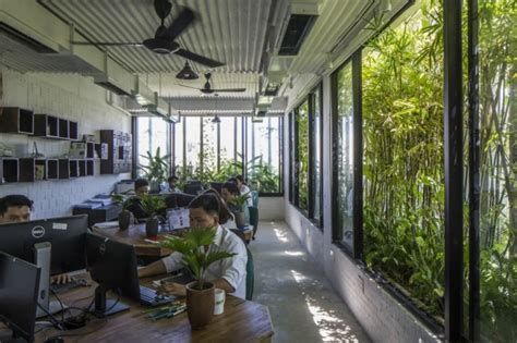 This Amazing Green Office Is Covered With Native Plants That Were