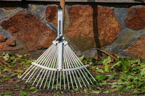 How To Use A Landscape Rake Full Guide On Most Popular Rake Types