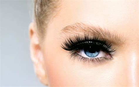 8 Best Drugstore Tubing Mascaras Metdaan